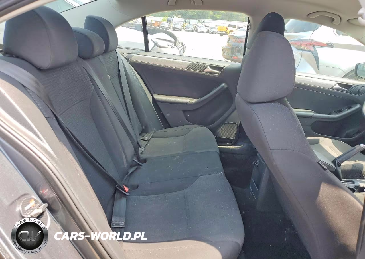 2018 Volkswagen Jetta S VIN:3VW2B7AJXJM220714 - 10