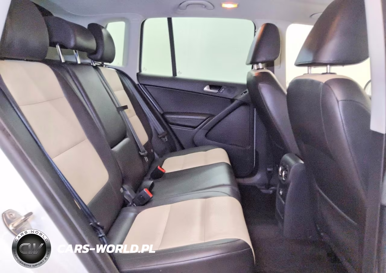2017 Volkswagen Tiguan VIN:WVGRV7AX2HW508312 - 11