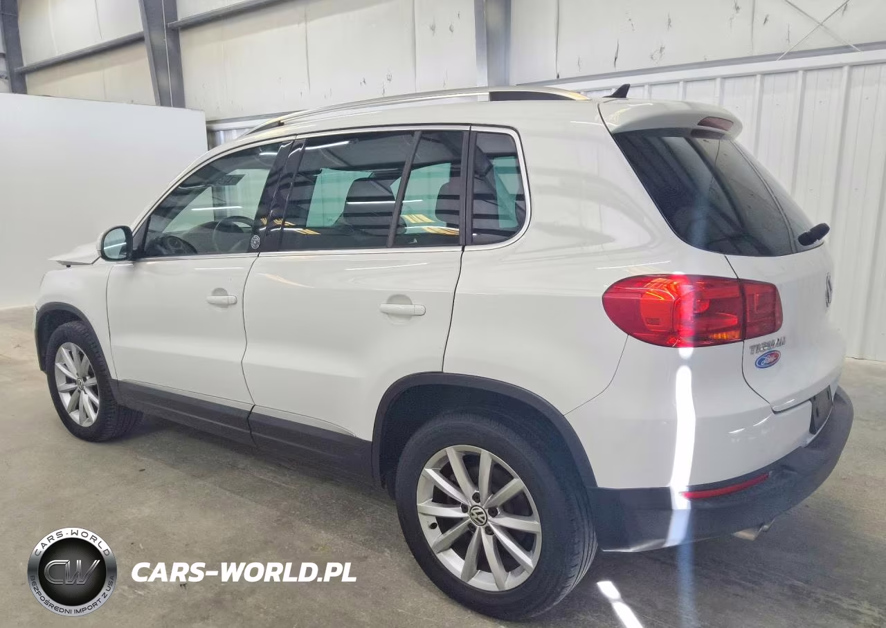 2017 Volkswagen Tiguan VIN:WVGRV7AX2HW508312 - 2