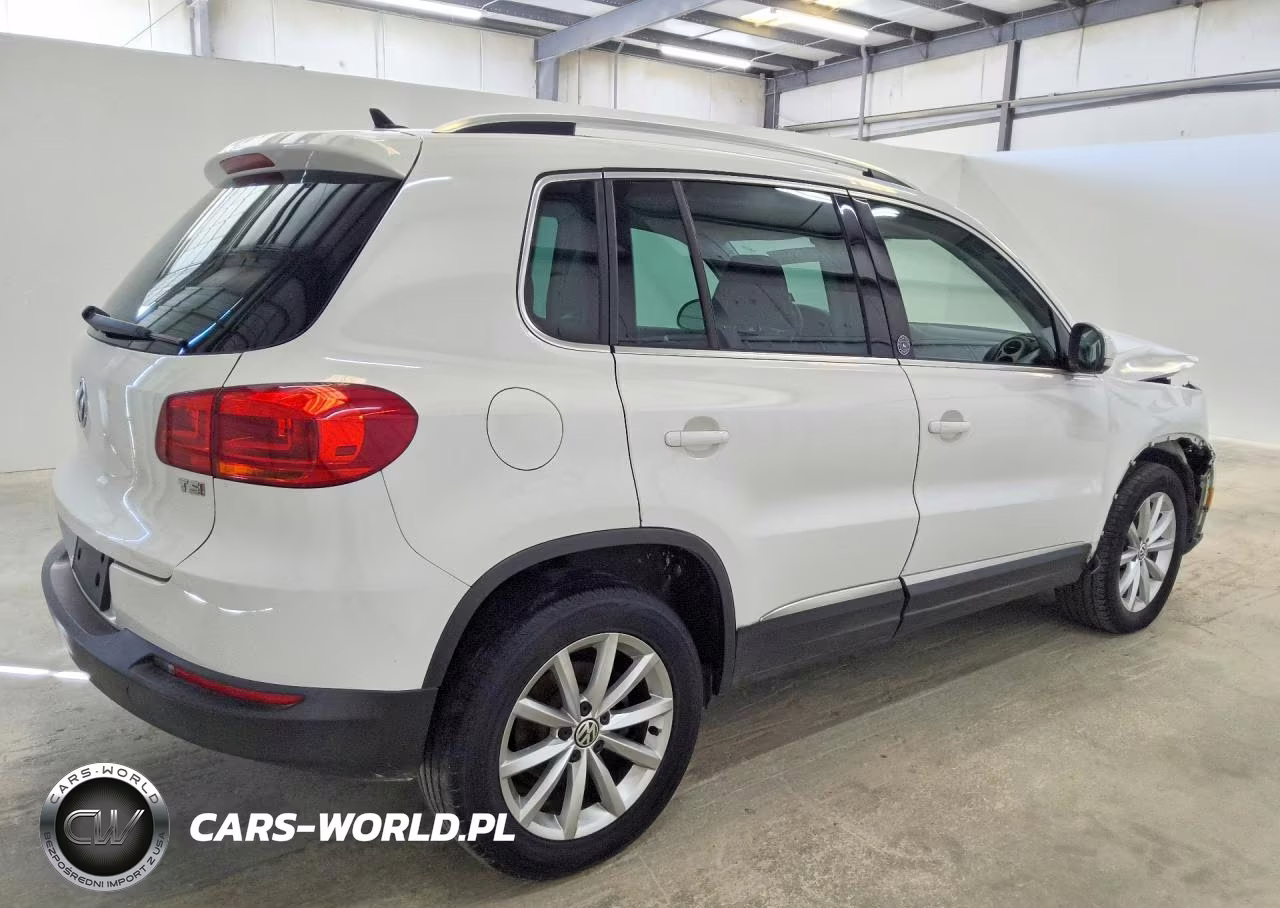 2017 Volkswagen Tiguan VIN:WVGRV7AX2HW508312 - 3