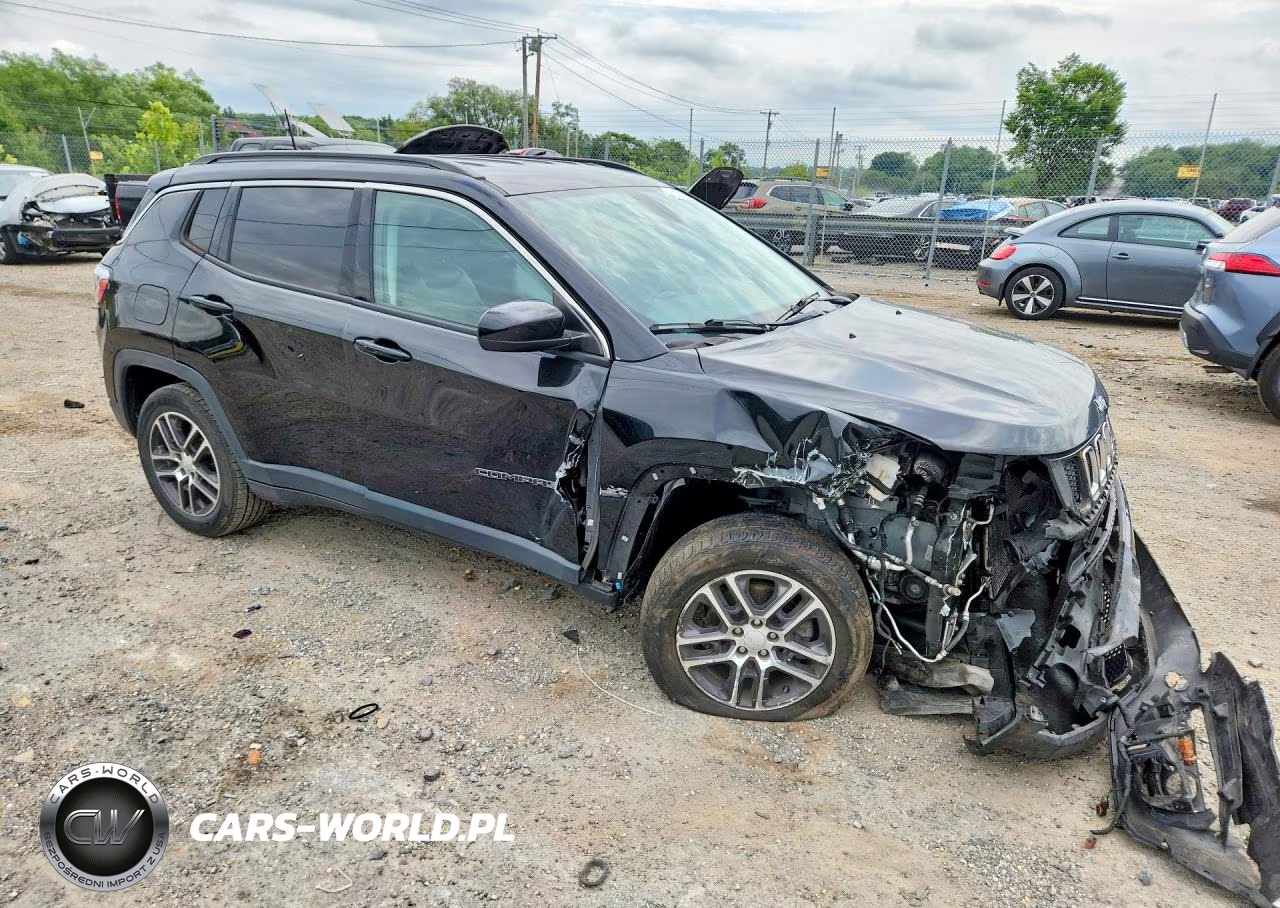 2019 Jeep Compass Latitude VIN:3C4NJDBB5KT653440 - 4