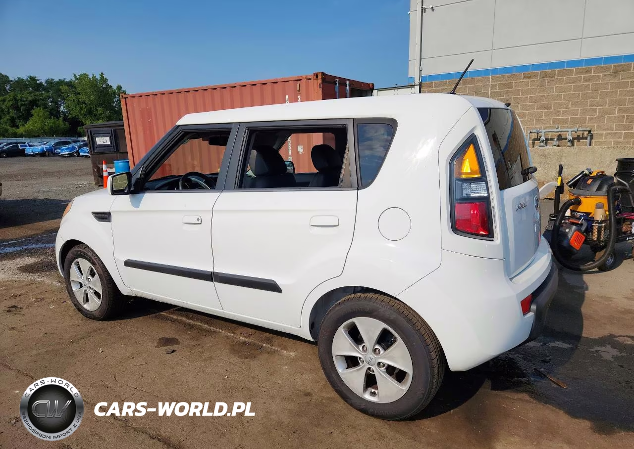 2010 Kia Soul + VIN:KNDJT2A25A7140822 - 2