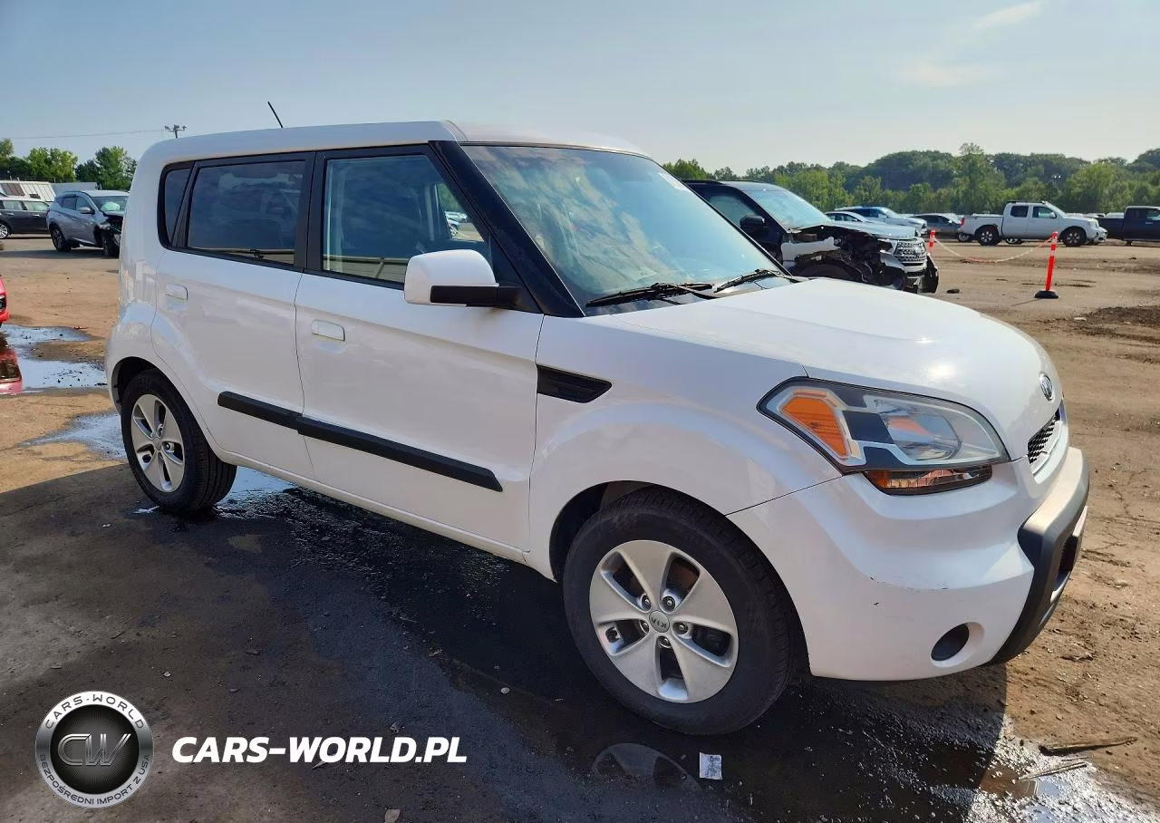 2010 Kia Soul + VIN:KNDJT2A25A7140822 - 4