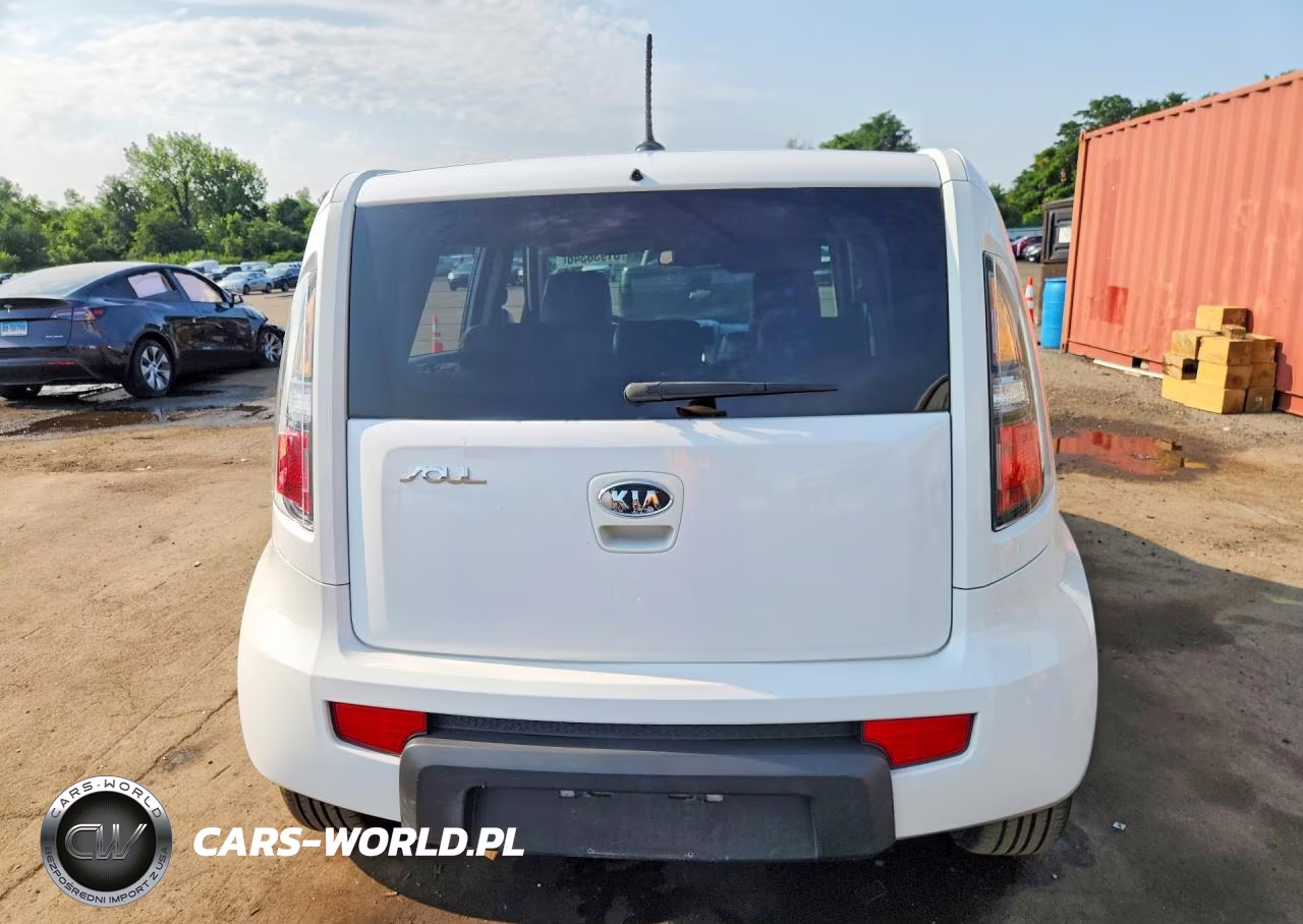 2010 Kia Soul + VIN:KNDJT2A25A7140822 - 6