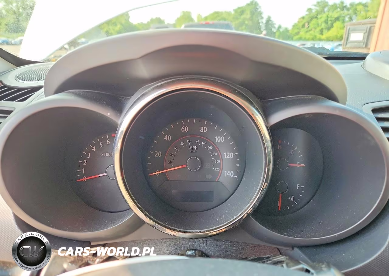 2010 Kia Soul + VIN:KNDJT2A25A7140822 - 9