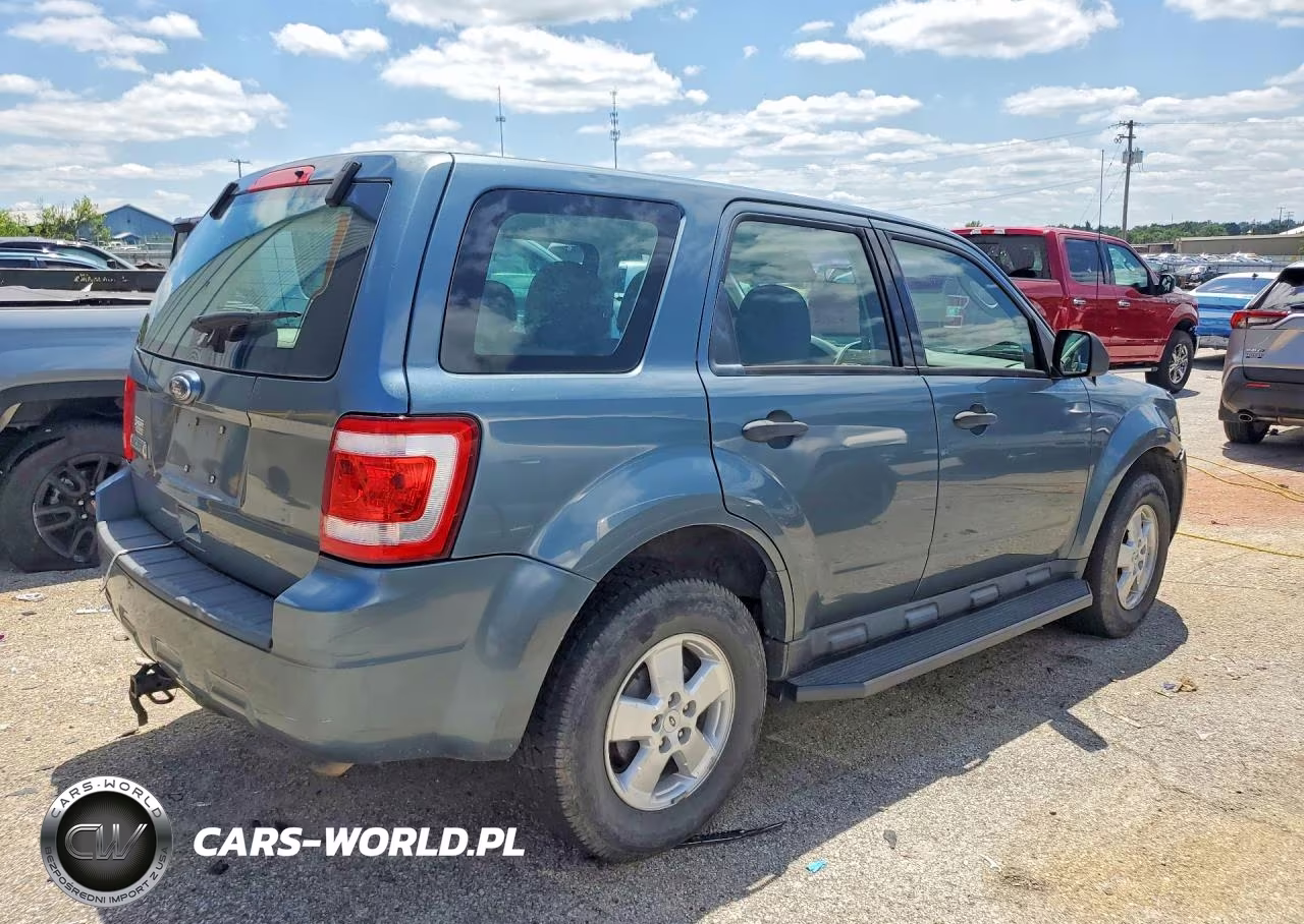 2010 Ford Escape Xls VIN:1FMCU9C79AKA02216 - 3