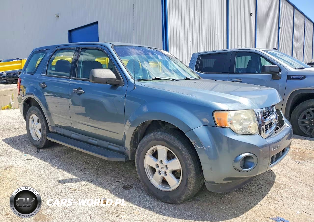 2010 Ford Escape Xls VIN:1FMCU9C79AKA02216 - 4