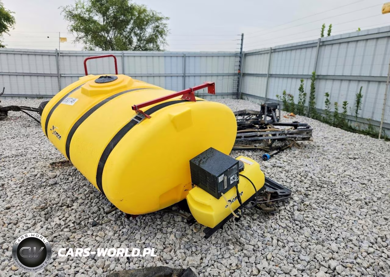 2005 Demco Turf Sprayer VIN:25009 - 2