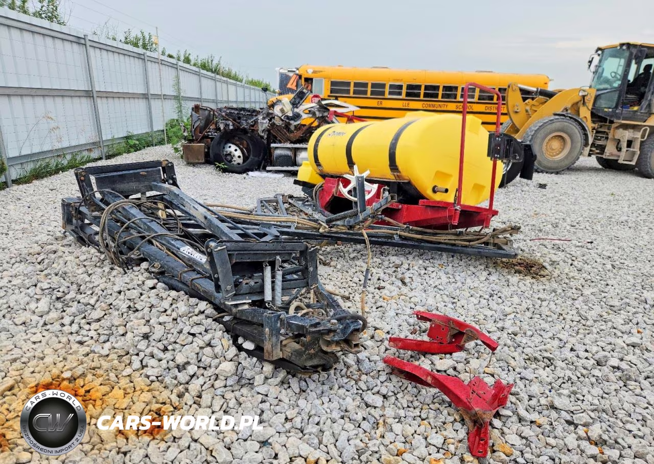 2005 Demco Turf Sprayer VIN:25009 - 4