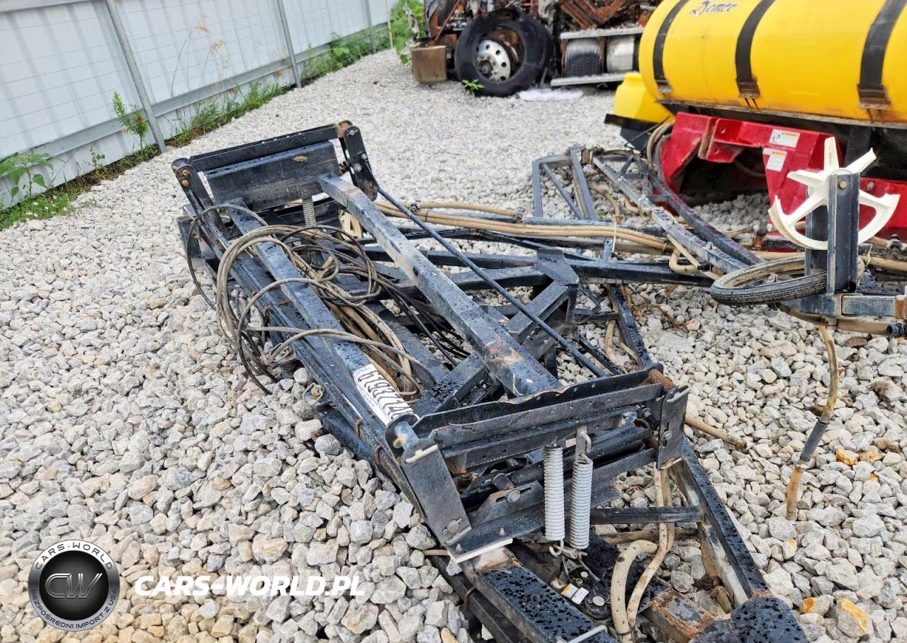 2005 Demco Turf Sprayer VIN:25009 - 6