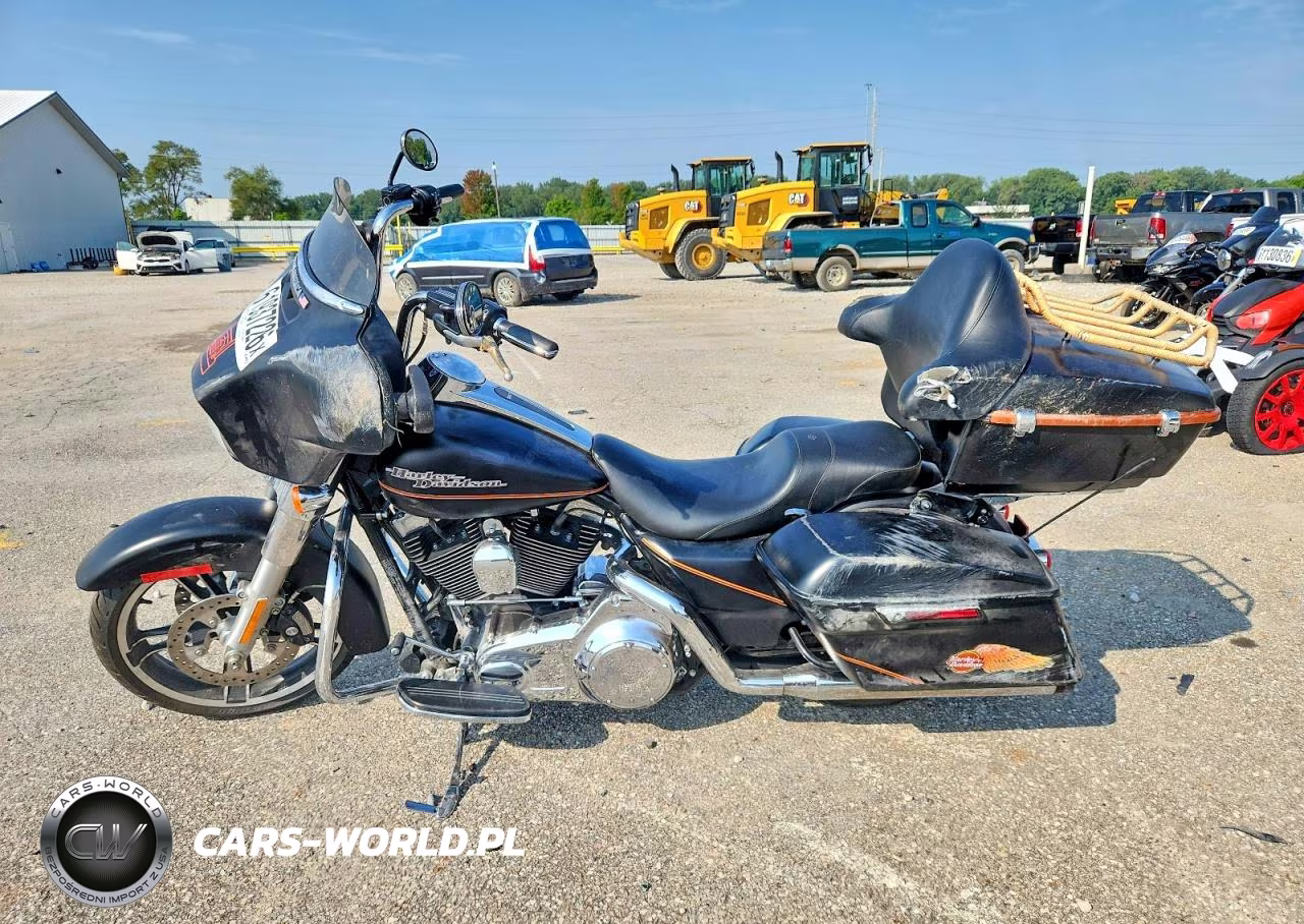 2016 Harley-Davidson Flhx Street Glide VIN:1HD1KBM15GB657449 - 3