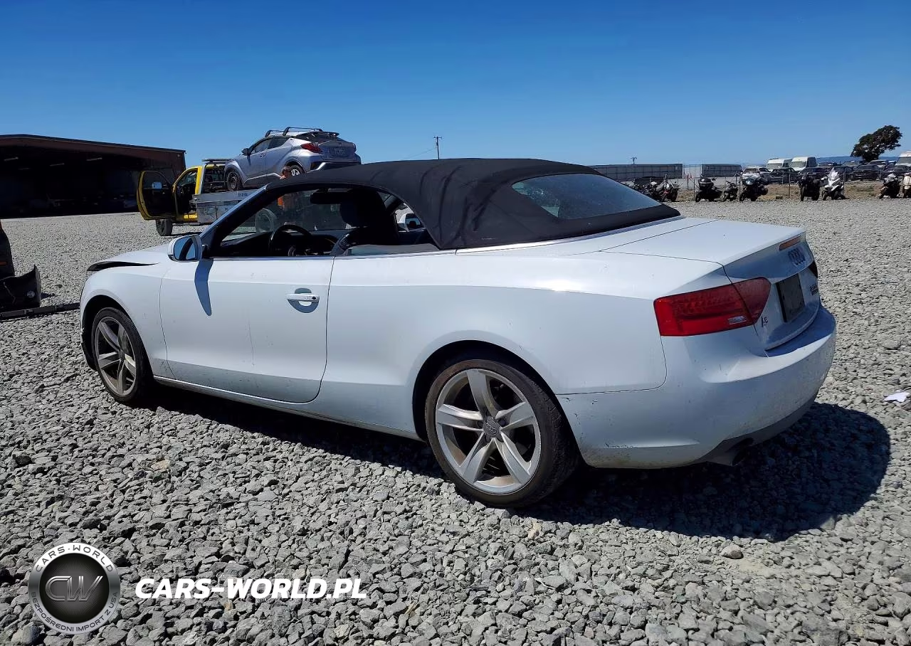 2015 Audi A5 Premium VIN:WAUCFAFH2FN012013 - 2