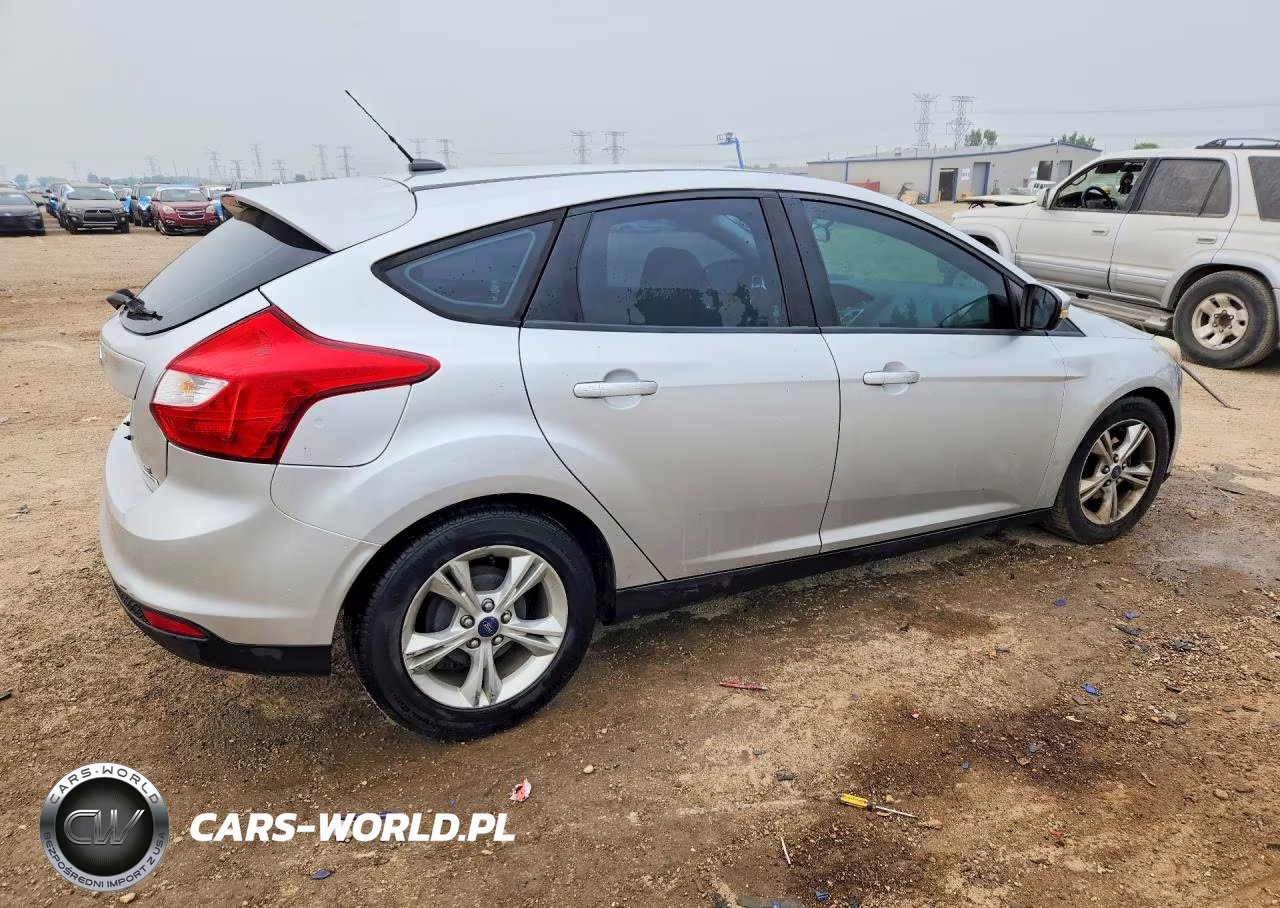 2014 Ford Focus Se VIN:1FADP3K28EL229440 - 3