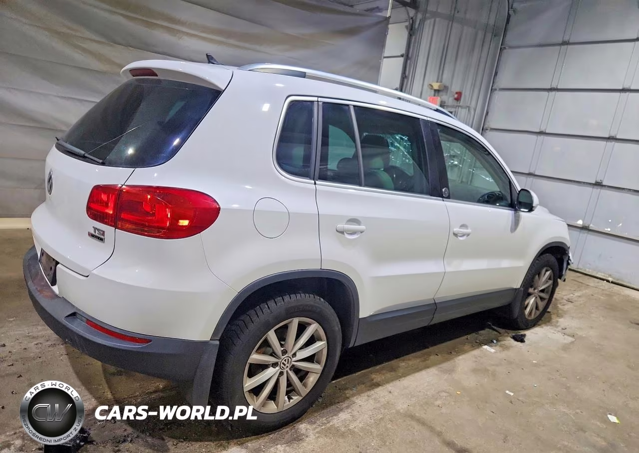 2017 Volkswagen Tiguan Wolfsburg VIN:WVGSV7AX0HK012479 - 3
