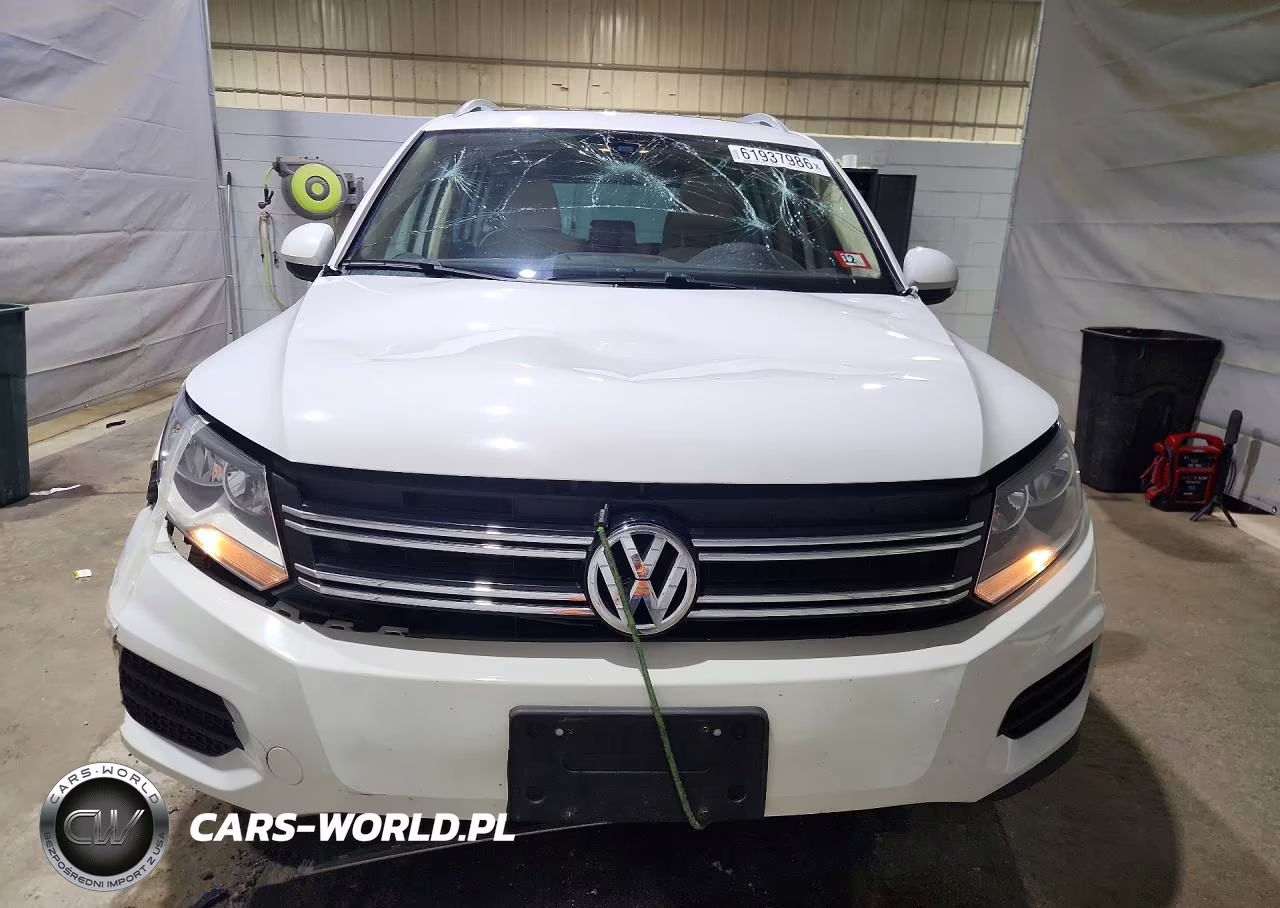 2017 Volkswagen Tiguan Wolfsburg VIN:WVGSV7AX0HK012479 - 5