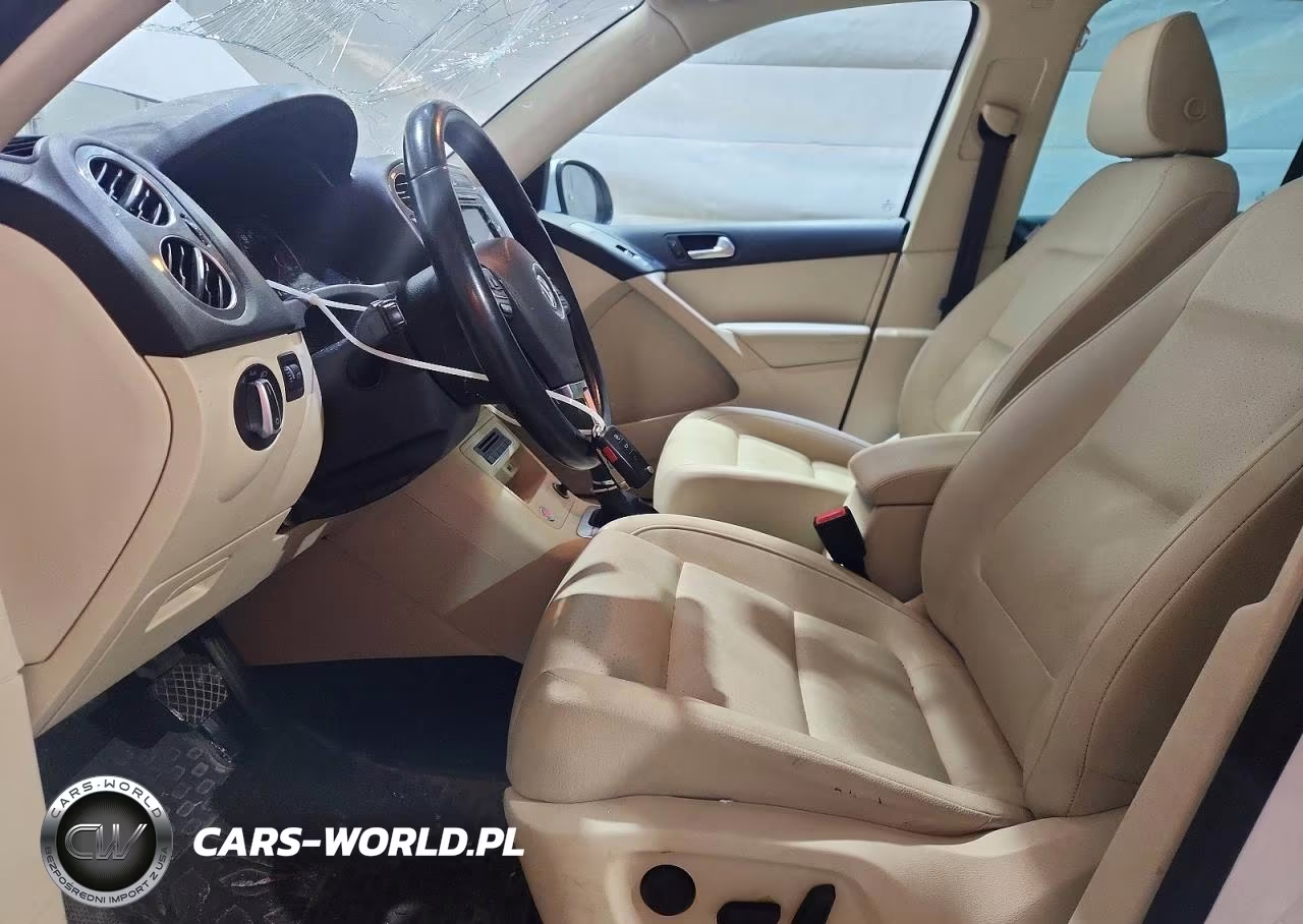 2017 Volkswagen Tiguan Wolfsburg VIN:WVGSV7AX0HK012479 - 7