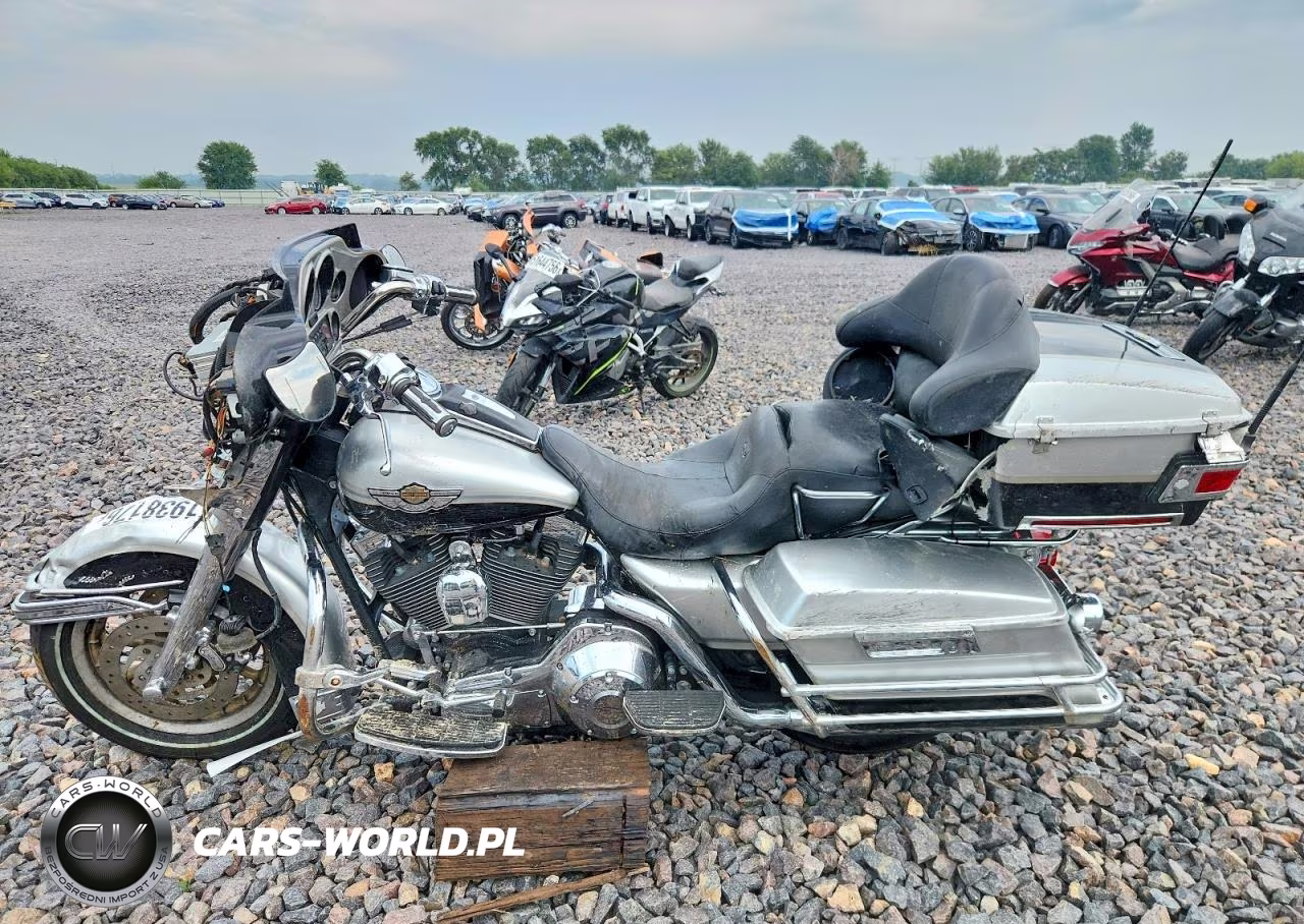 2003 Harley-Davidson Flhtcui Anniversary VIN:1HD1FCW413Y610914 - 3