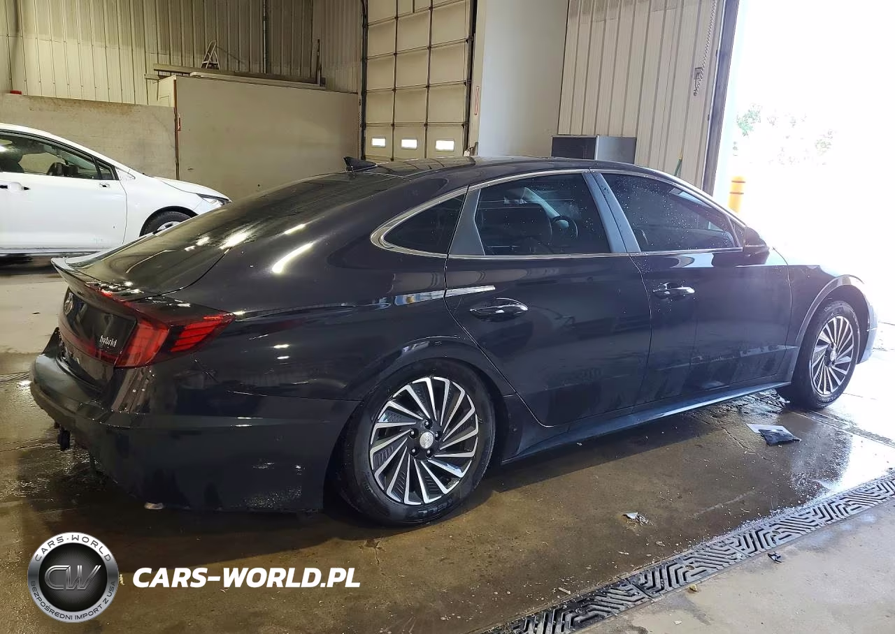 2023 Hyundai Sonata Hybrid Limited VIN:KMHL54JJ8PA064543 - 3