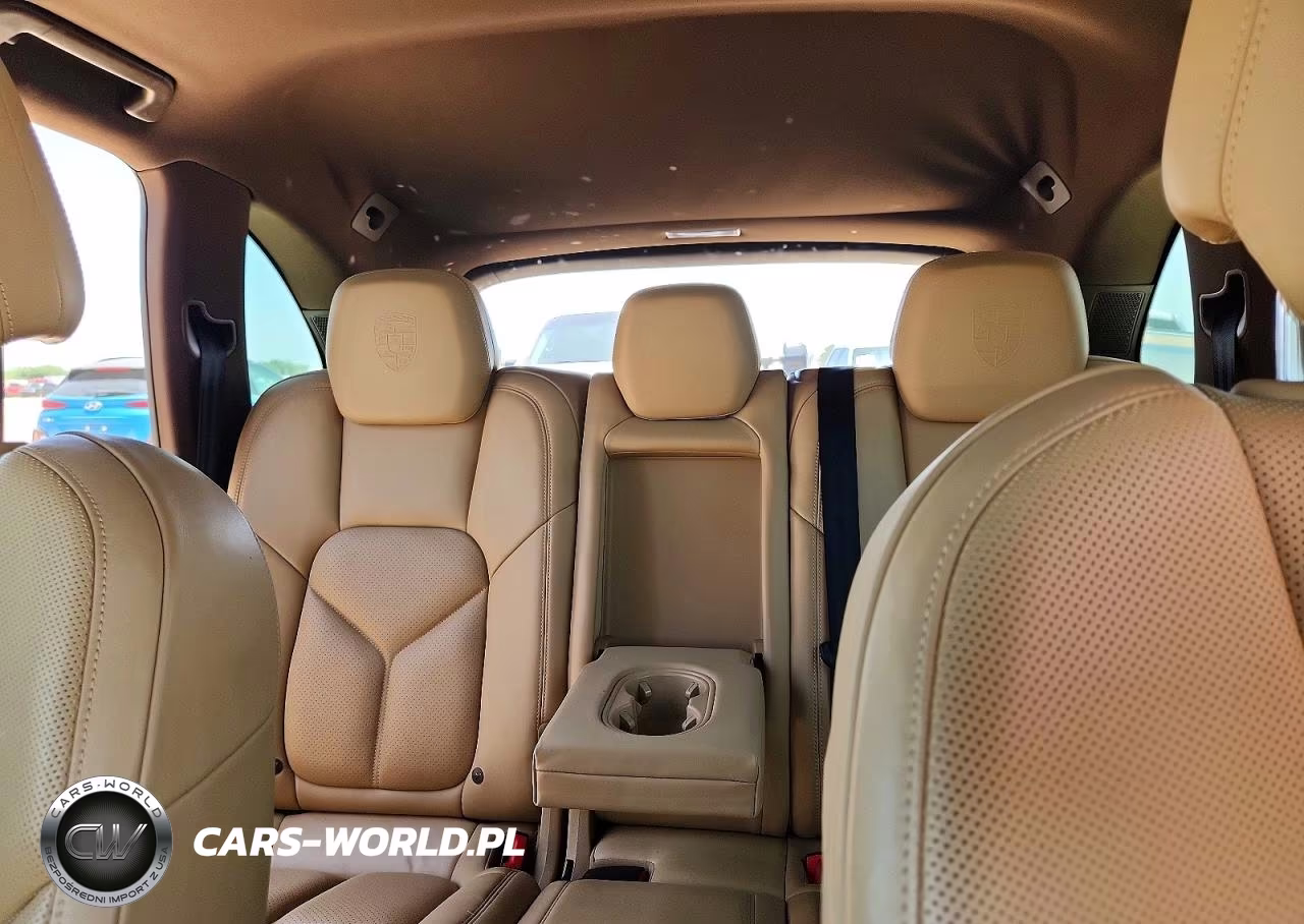 2017 Porsche Cayenne VIN:WP1AA2A23HKA82320 - 10