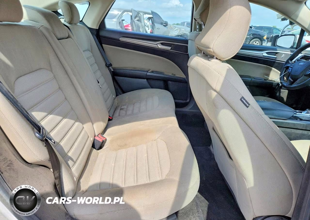 2019 Ford Fusion S VIN:3FA6P0G79KR102060 - 10