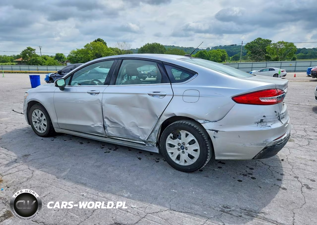 2019 Ford Fusion S VIN:3FA6P0G79KR102060 - 2