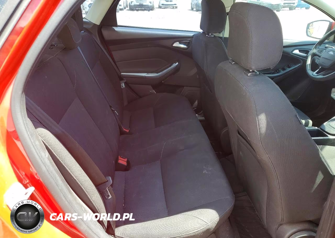 2015 Ford Focus Se VIN:1FADP3F22FL281139 - 10