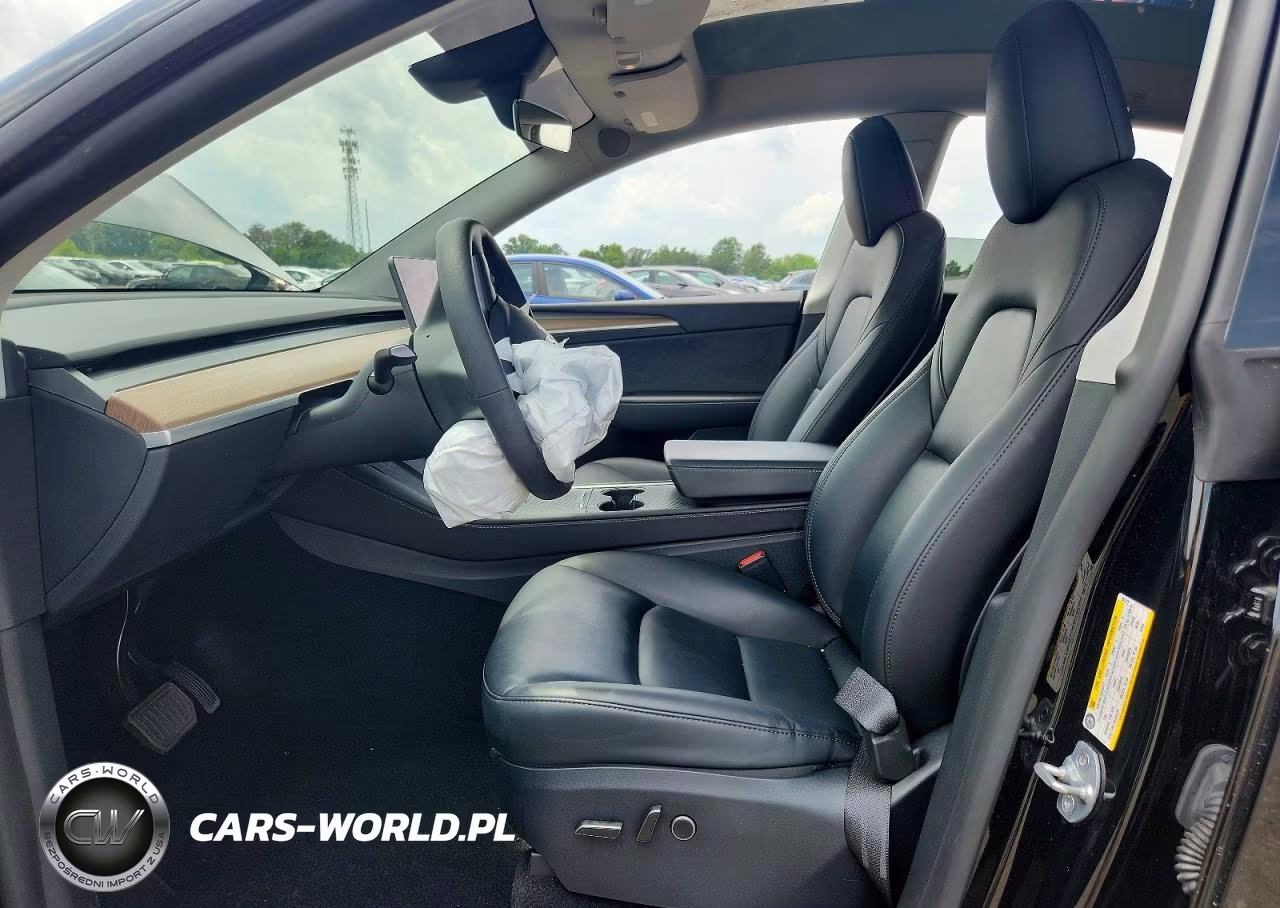 2025 Tesla Model Y VIN:7SAYGDEE2SF301273 - 7