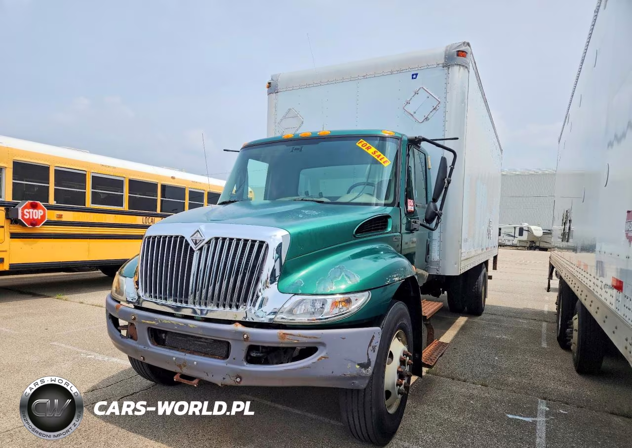 2009 International 4300 Box Truck
