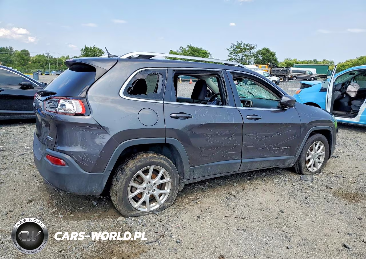 2015 Jeep Cherokee Latitude VIN:1C4PJLCB9FW791502 - 3