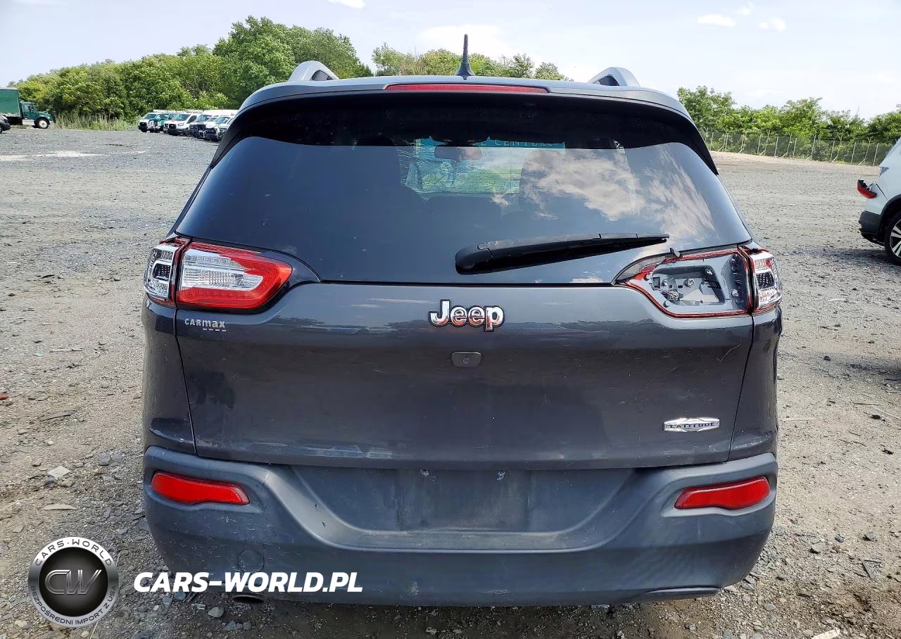 2015 Jeep Cherokee Latitude VIN:1C4PJLCB9FW791502 - 6
