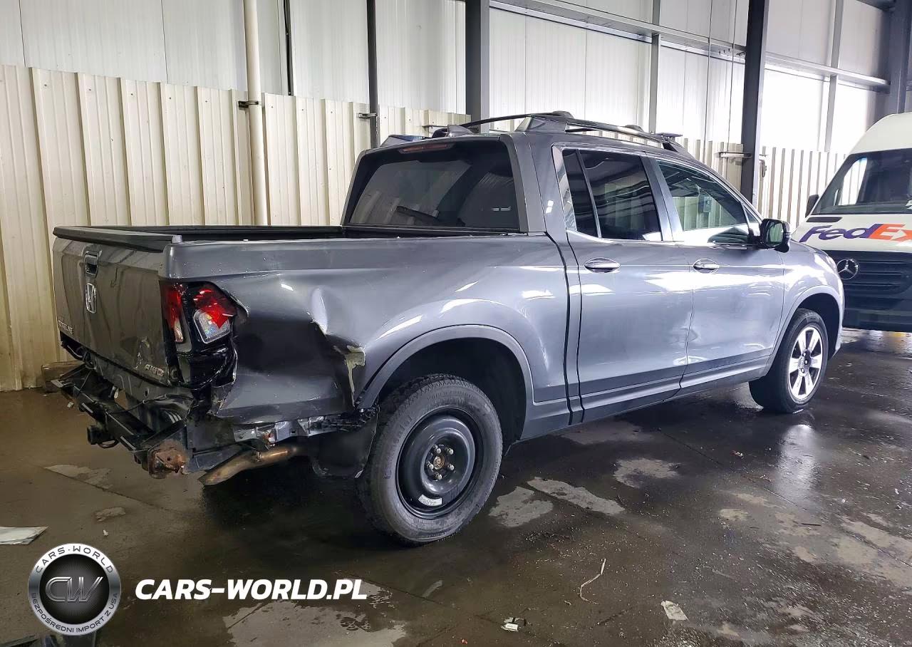 2018 Honda Ridgeline Rtl VIN:5FPYK3F67JB000744 - 3