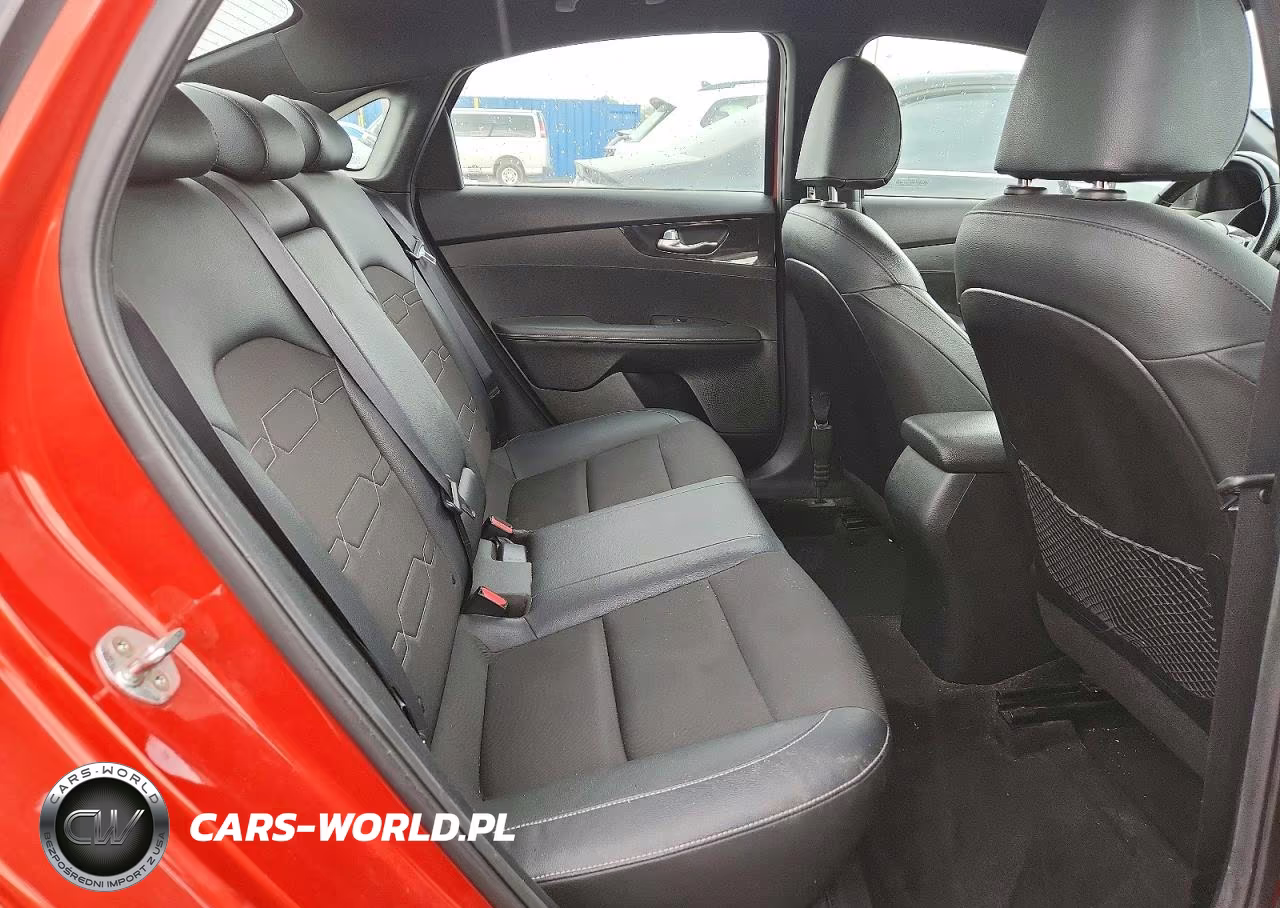 2020 Kia Forte Gt Line VIN:3KPF34AD1LE162399 - 10
