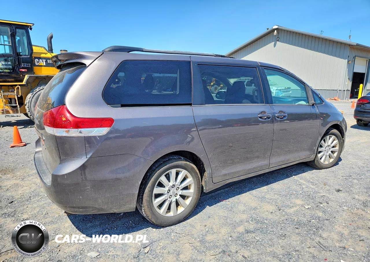 2012 Toyota Sienna Xle 7-Passenger VIN:5TDDK3DC3CS038907 - 3