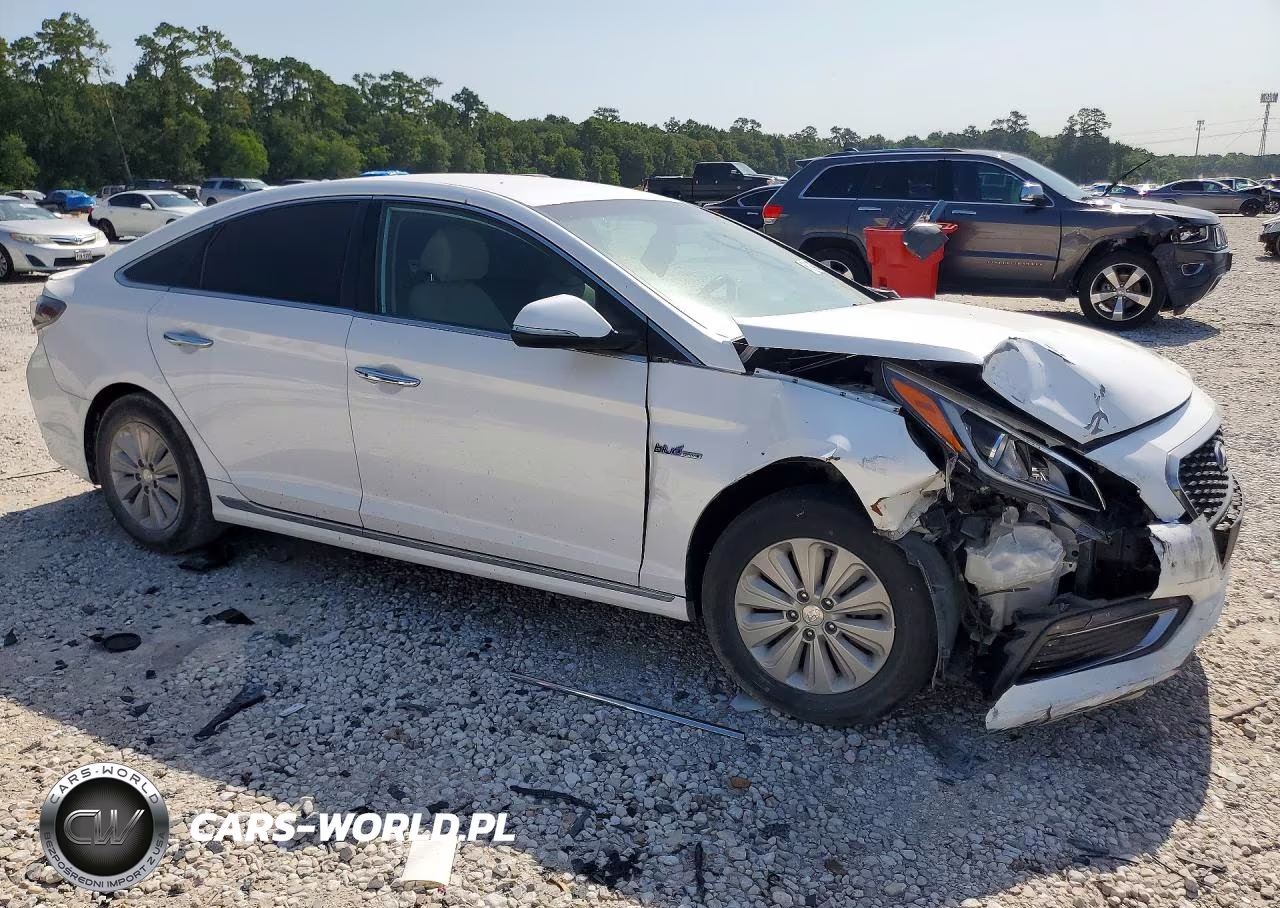 2016 Hyundai Sonata Hybrid Se VIN:KMHE24L16GA009121 - 4