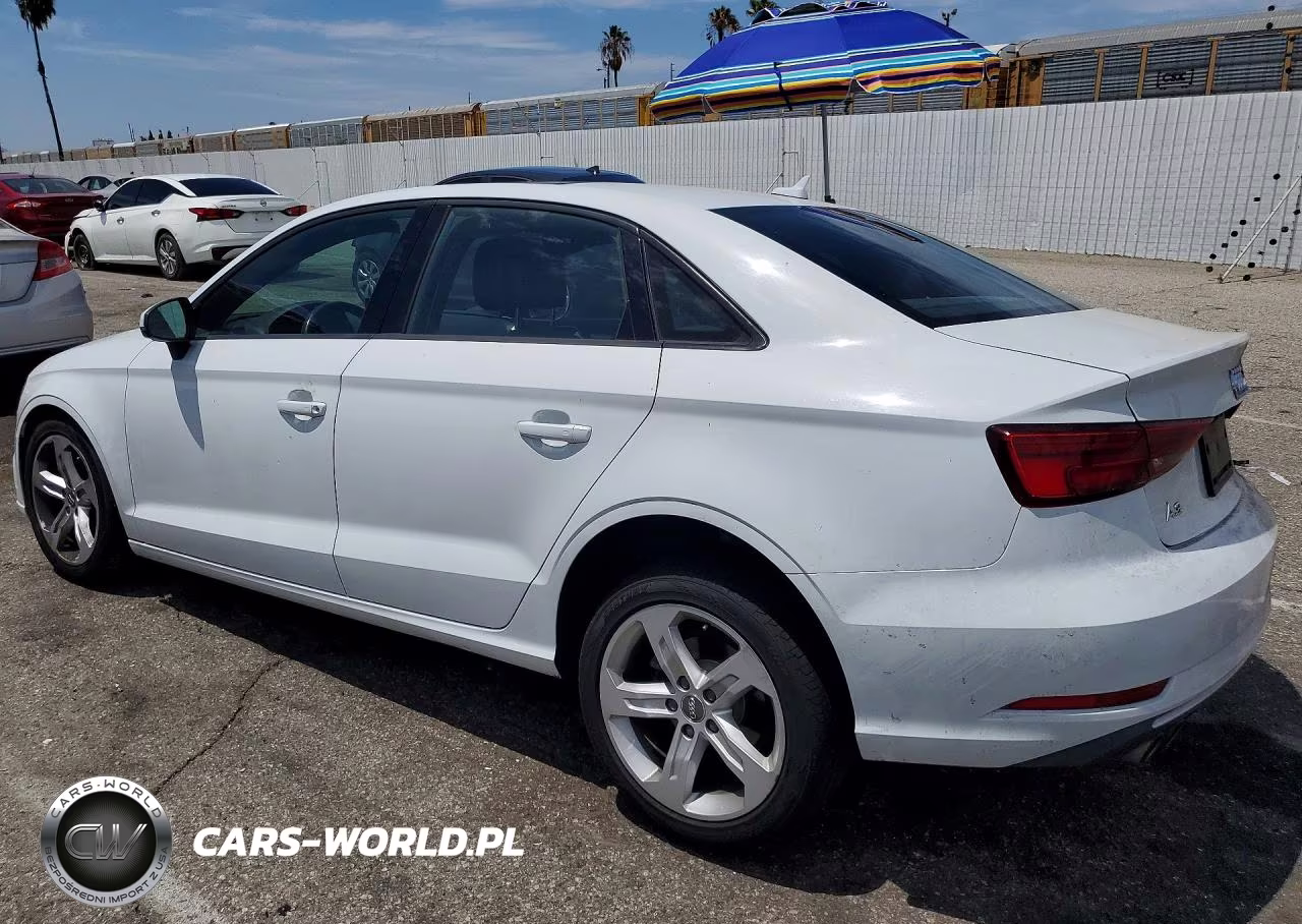 2017 Audi A3 Premium VIN:WAUAUGFF9H1040173 - 2
