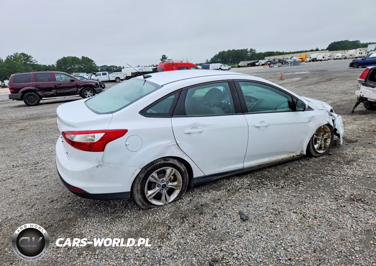 2014 Ford Focus Se VIN:1FADP3F24EL297972 - 3