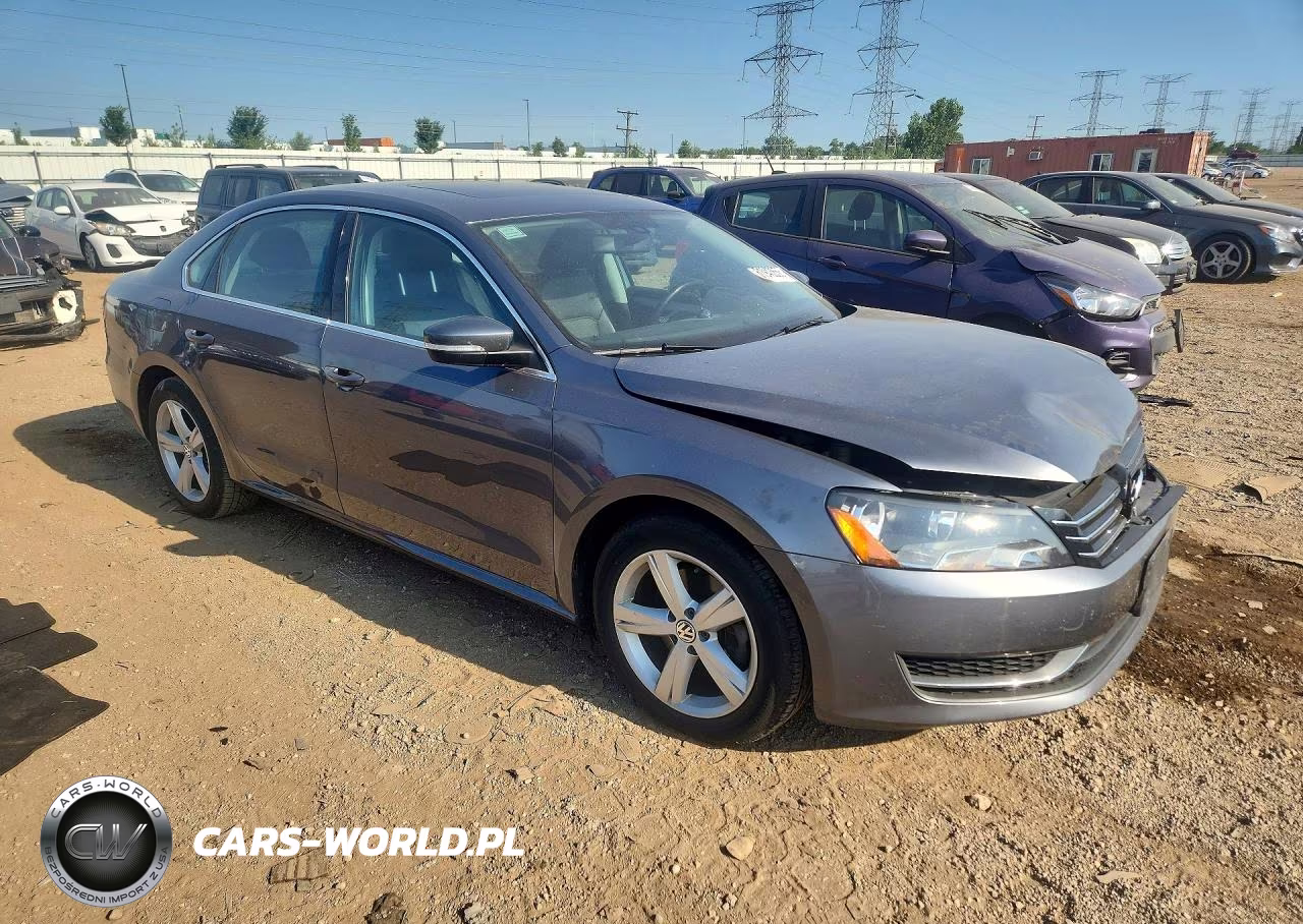 2013 Volkswagen Passat Se VIN:1VWBP7A30DC114412 - 4