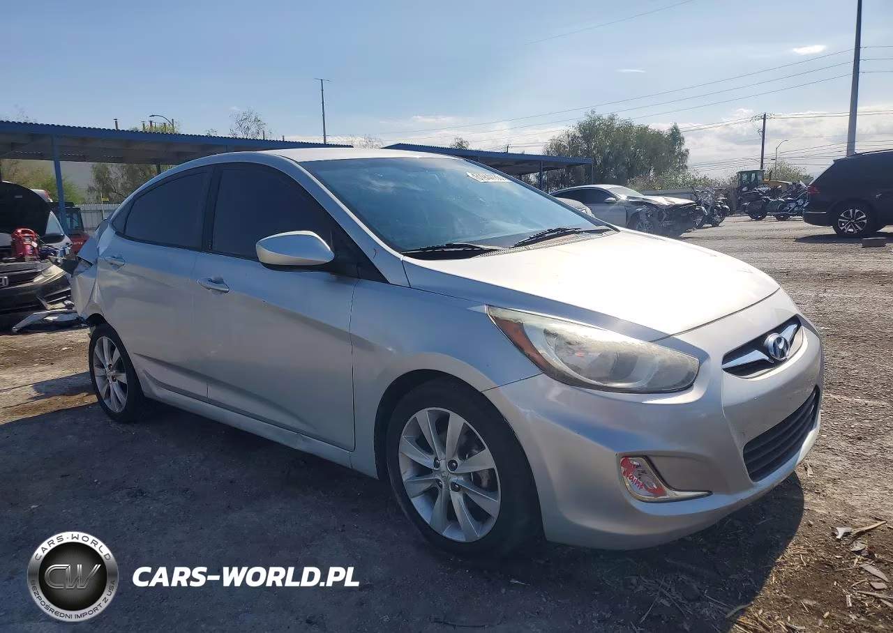 2012 Hyundai Accent Gls VIN:KMHCU4AE9CU121606 - 4
