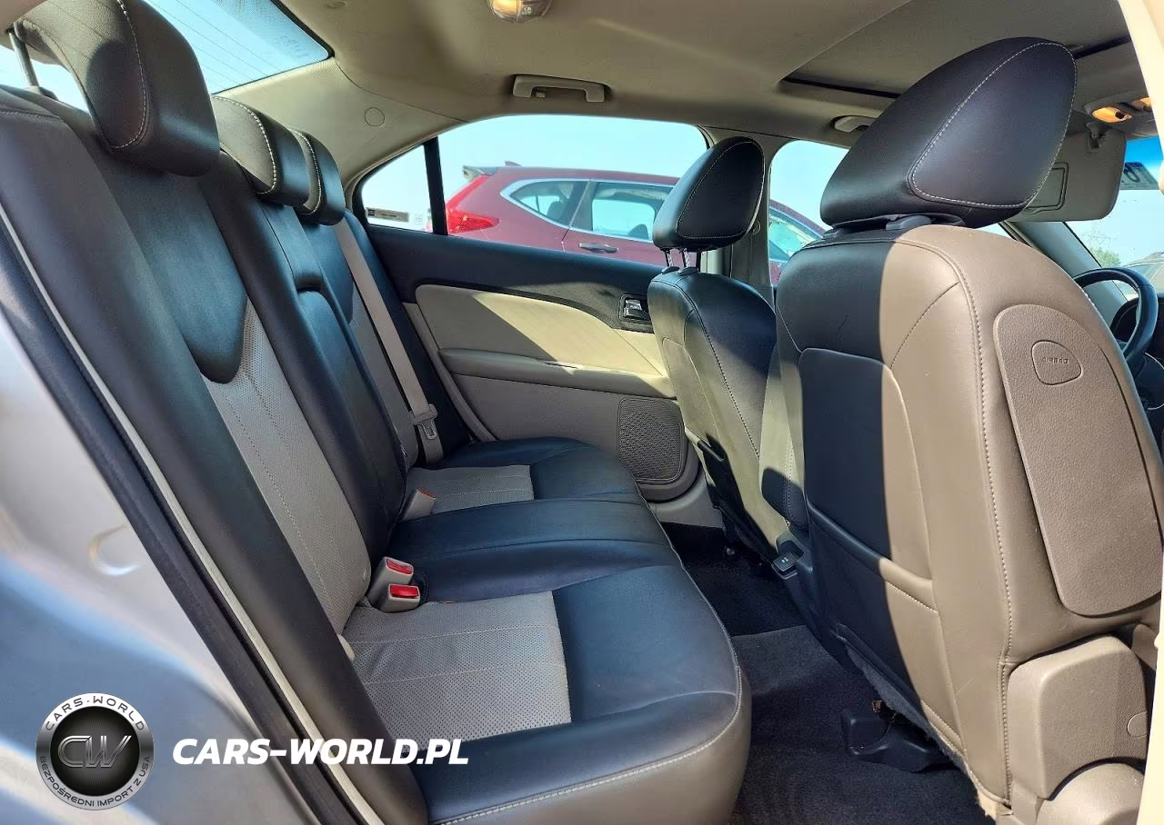 2010 Mercury Milan Hybrid VIN:3MEDM0L33AR601821 - 10