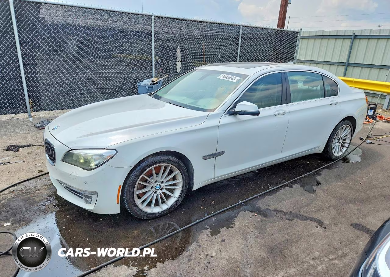2013 BMW 750 Lxi – zdjęcie 1 z 12