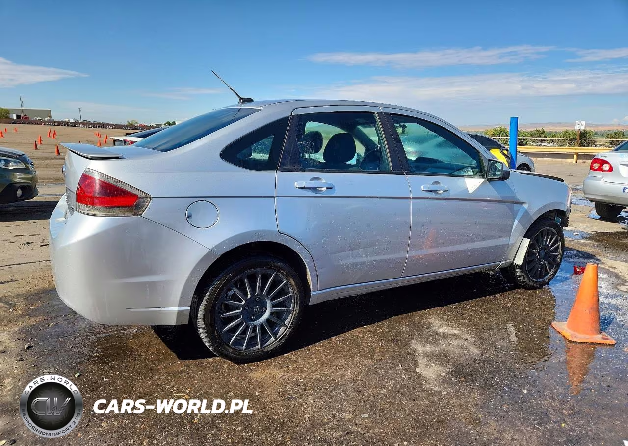 2010 Ford Focus Ses VIN:1FAHP3GN9AW197465 - 3