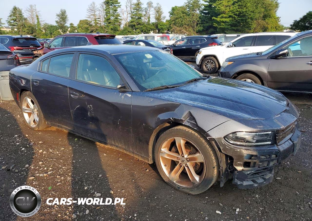 2018 Dodge Charger Sxt Plus VIN:2C3CDXHG8JH253452 - 4