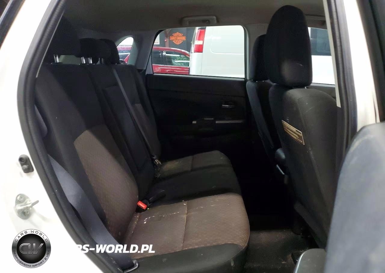 2018 Mitsubishi Outlander Sport Es VIN:JA4AP3AU0JZ014717 - 11