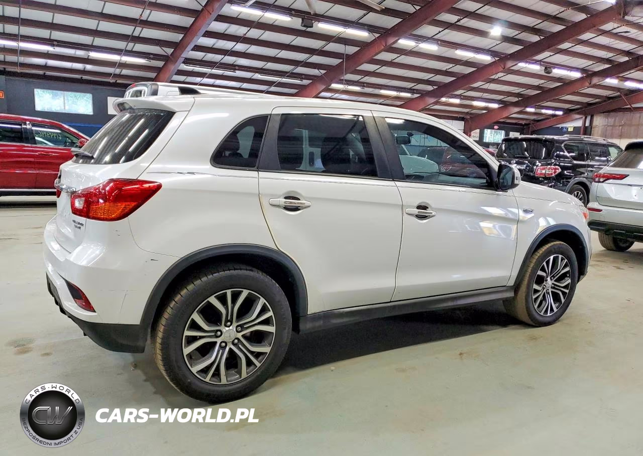 2018 Mitsubishi Outlander Sport Es VIN:JA4AP3AU0JZ014717 - 3