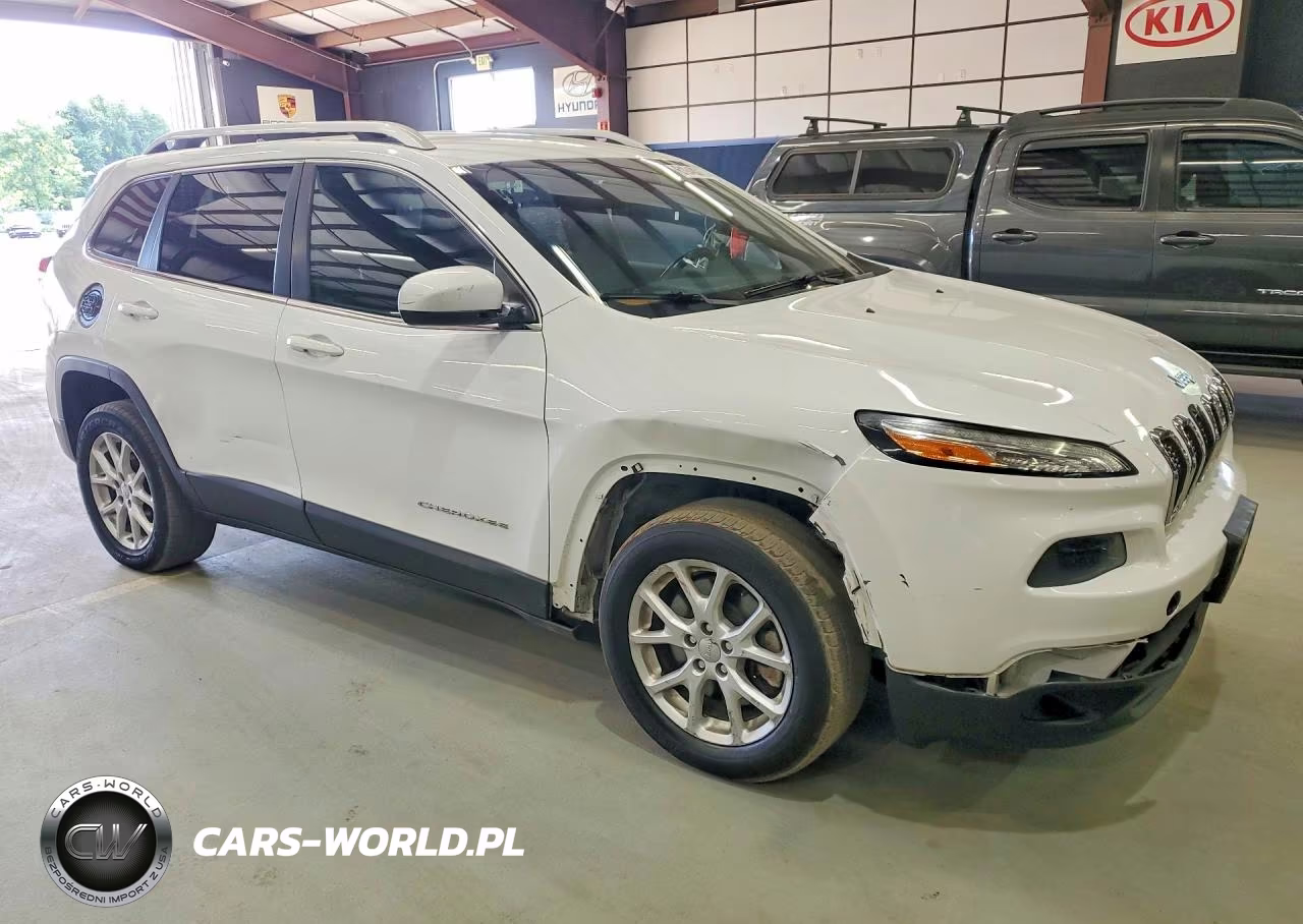 2014 Jeep Cherokee Latitude VIN:1C4PJLCB8EW149237 - 4