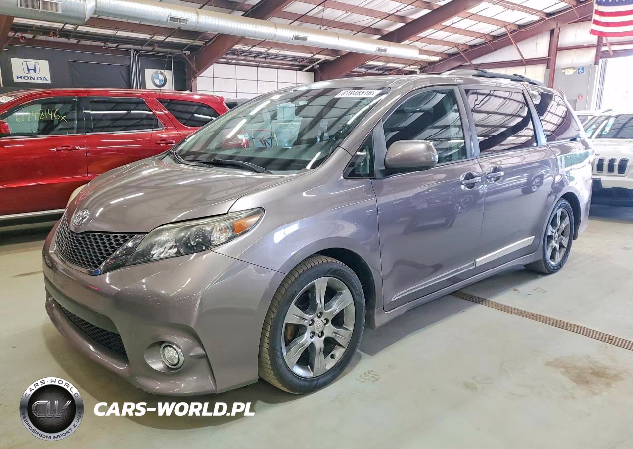 2012 Toyota Sienna Sport