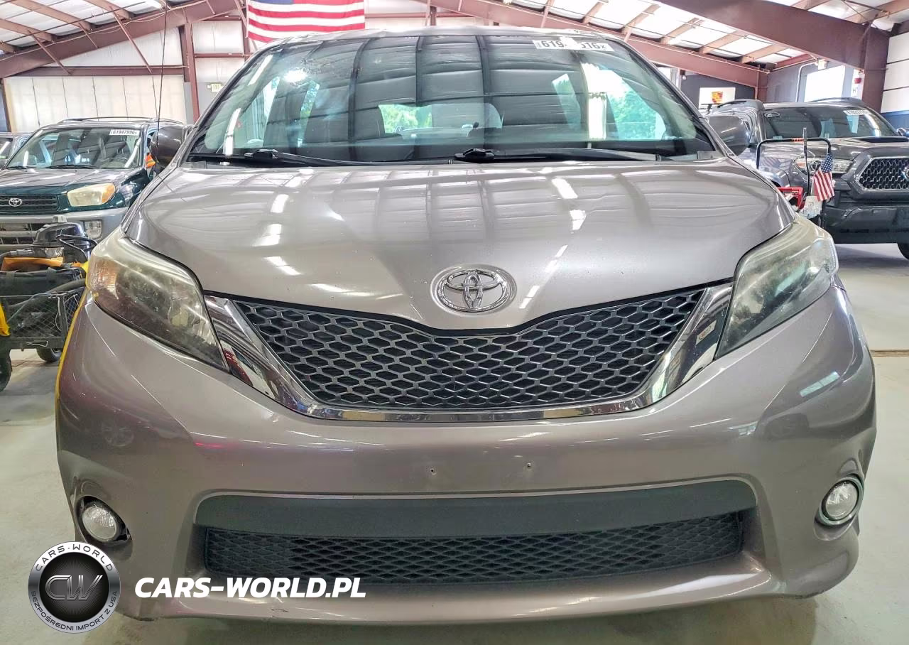 2012 Toyota Sienna Sport VIN:5TDXK3DC8CS230689 - 5