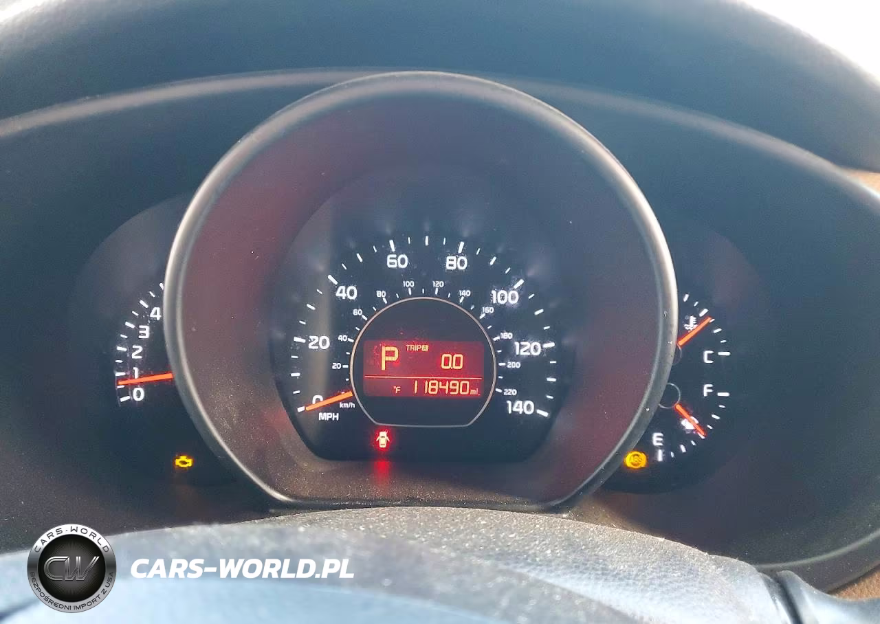 2016 Kia Soul + VIN:KNDJP3A5XG7253176 - 9