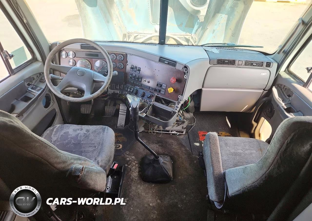 2002 Freightliner Century120 VIN:1FUJBBCG62LG28029 - 8