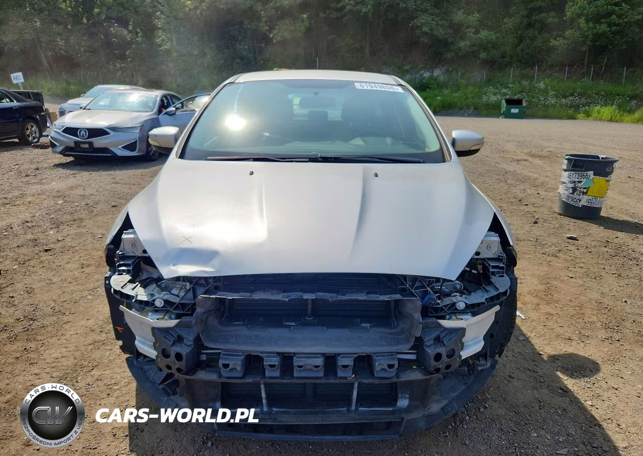 2015 Ford Focus Se VIN:1FADP3K22FL283818 - 5